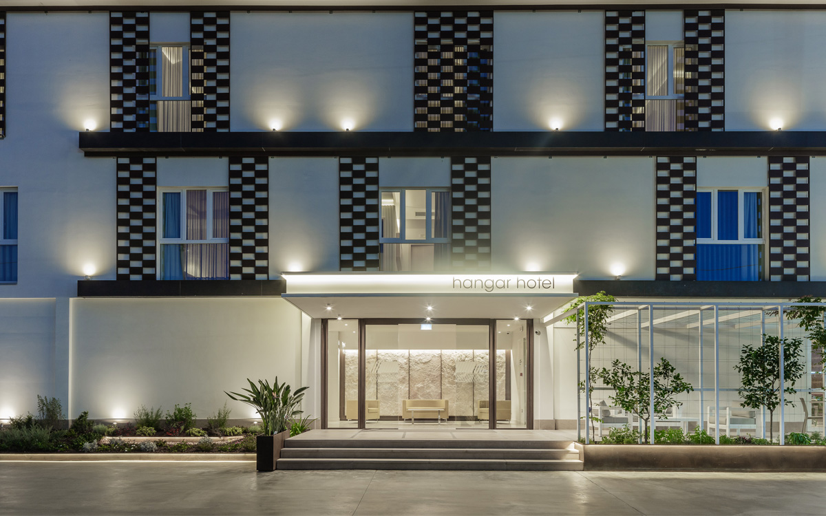 hangar hotel contatti